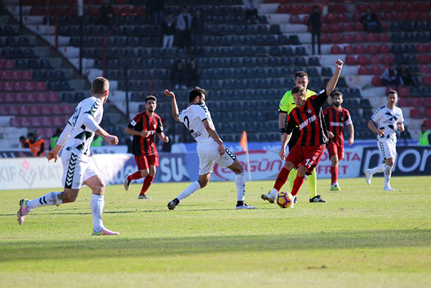 Gaziantepspor, Atiker Konyaspor'a 3-0 mağlup oldu