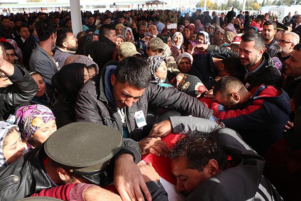 GAZİANTEPLİ ŞEHİT GÖZYAŞLARI ARASINDA UĞURLANDI