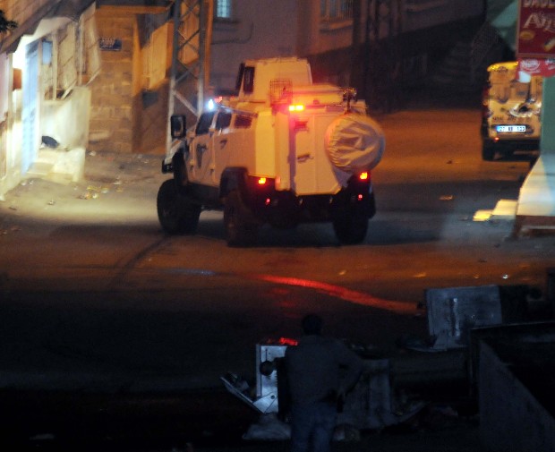 Gaziantep'te izinsiz gösteriye polis müdahalesi