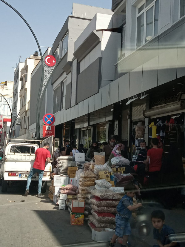 BURASI İNÖNÜ CADDESİ!