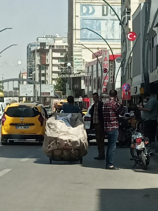 BURASI İNÖNÜ CADDESİ!