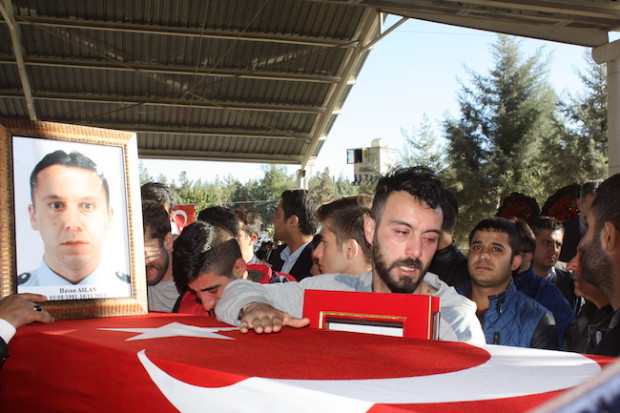 Gaziantep’te şehit evine ateş düştü