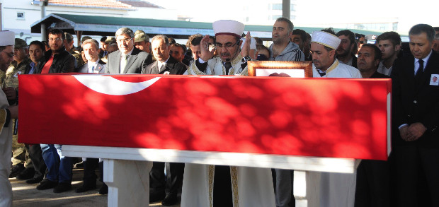 Gaziantep’te şehit evine ateş düştü