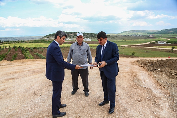 Başkan Fadıloğlu: “Yol problemi olan mahallemiz kalmayacak”