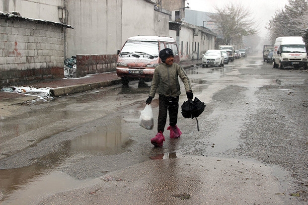 Kadir'in yaşı küçük dramı büyük