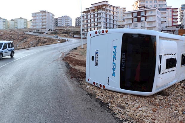 Gaziantep'te PTT servisi devrildi çok sayıda yaralı var