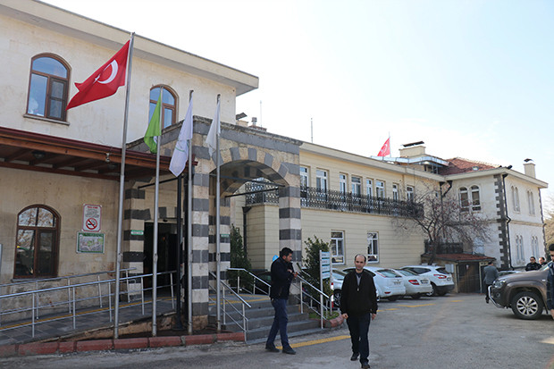 Saldırıda yaralanan polis memurunun sağlık durumu iyiye gidiyor