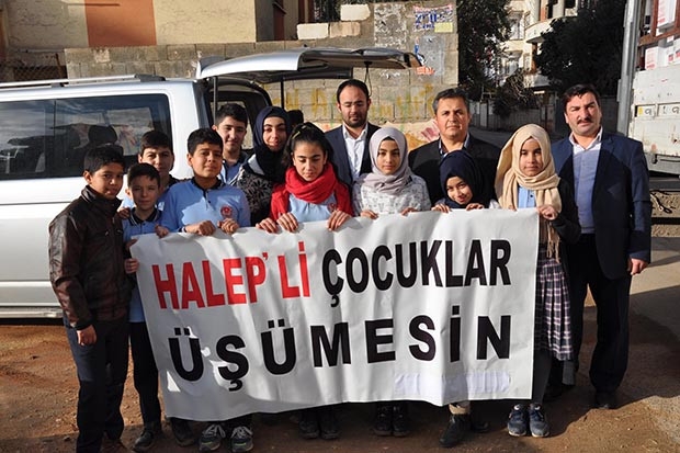 Nizip'te öğrencilerden Suriye'ye yardım