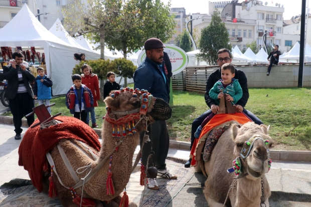 Develere büyük ilgi