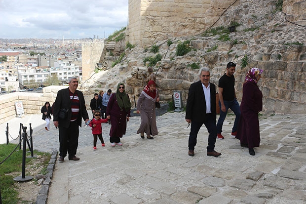 Gaziantep Kalesine turist akını