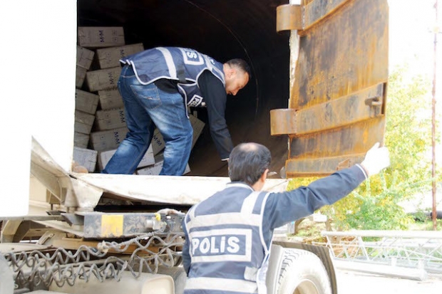 TIR’da 170 bin kaçak sigara ele geçti