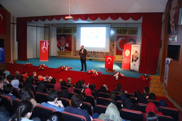 HKÜ Karadeniz’de Seminerlerini Sürdürüyor