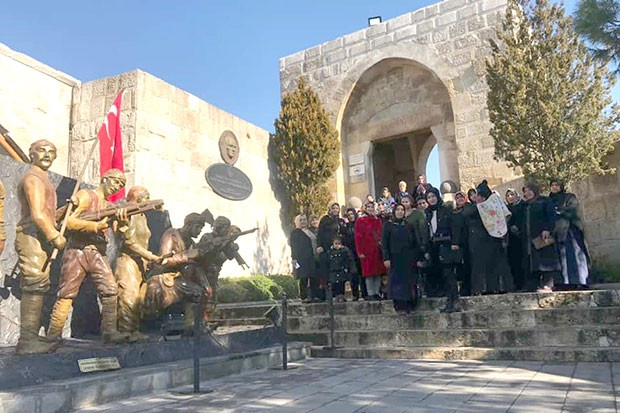 Türk ve Suriyeli öğrencileri Gaziantep’i gezdi