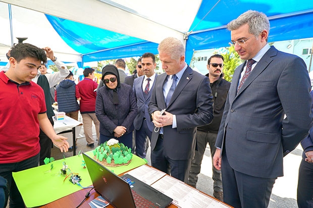 Geleneksel Bilim Şenliği’nin konuğu Vali Gül