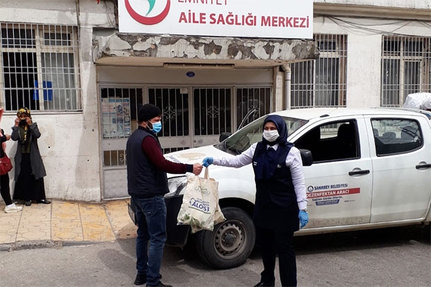 Aile hekimlerine hijyen paketi verildi