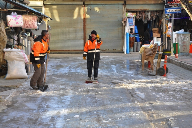 Soğuk hava güneş enerjisi sistemlerini patlattı