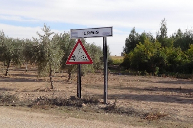 4 adet canlı bomba yeleği ve 15 kilo patlayıcı ele geçirildi