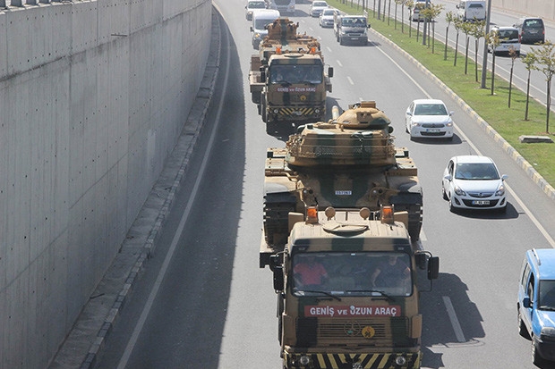 Sınıra tank sevkiyatı