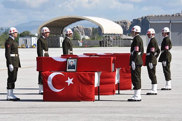 Şehit askerler için Van'da tören düzenlendi