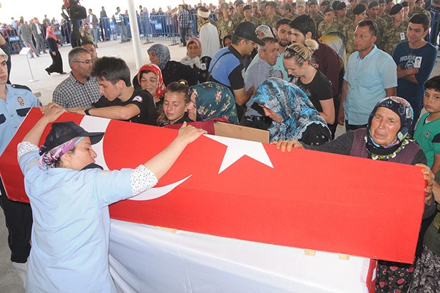 Gaziantepli şehit polis son yolculuğuna uğurlandı