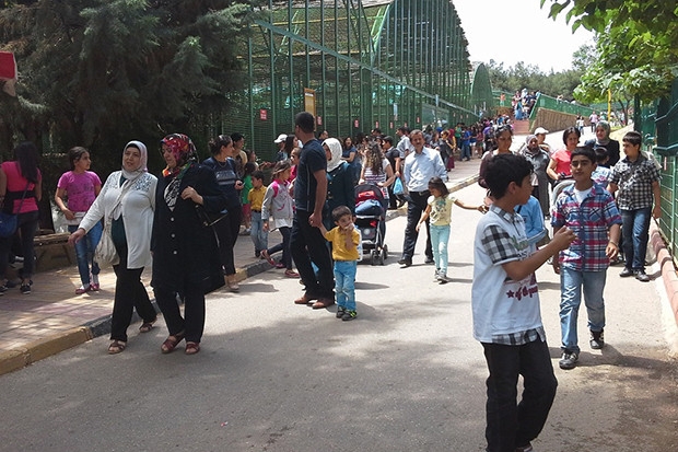 Gaziantep Hayvanat Bahçesi’ne ziyaretçi akını