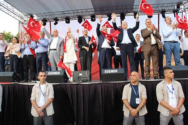 Gaziantep’te meydanlar doldu taştı