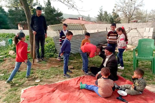 Öğrencilerden yaşlılara ziyaret