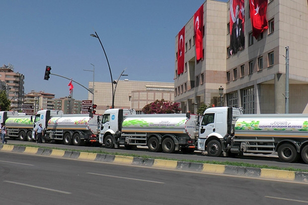 Gaziantep Büyükşehir Belediyesinde iş makinelerinden set