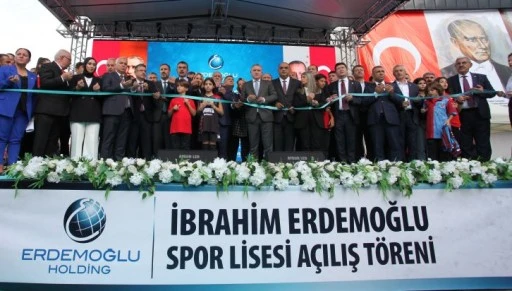 Erdemoğlu Ailesi, Trabzon'a Kazandırdığı Tesislerle Eğitim ve Spora Destek Verdi