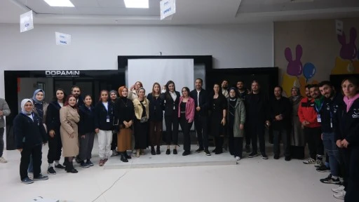 Otizm Akademi'de Bilinçaltı Dönüşüm Aile Semineri Düzenlendi